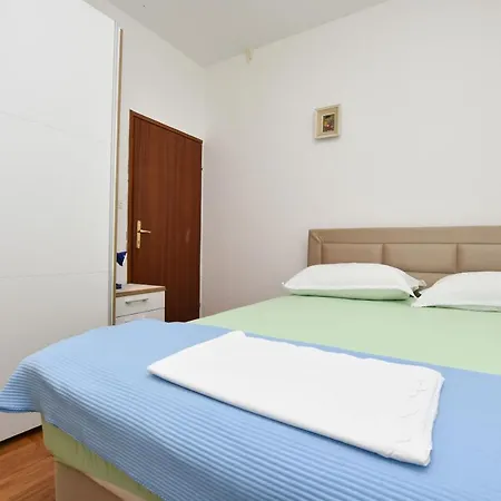 Apartments Vinko Apartment Primosten