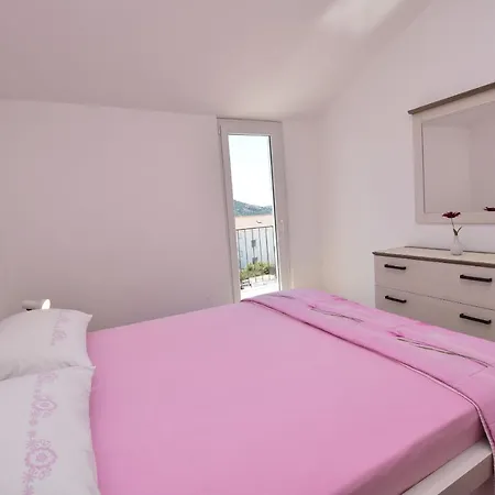 Apartment Apartments Vinko Primosten