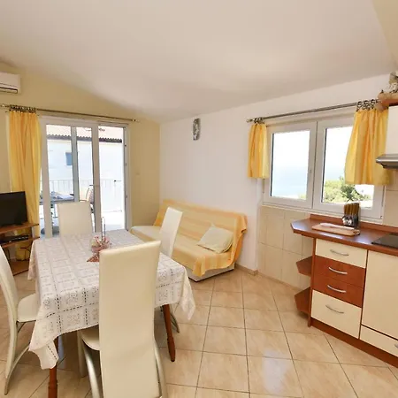 Apartments Vinko Primosten