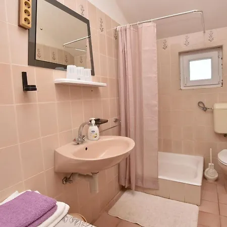 Apartments Vinko Apartment *